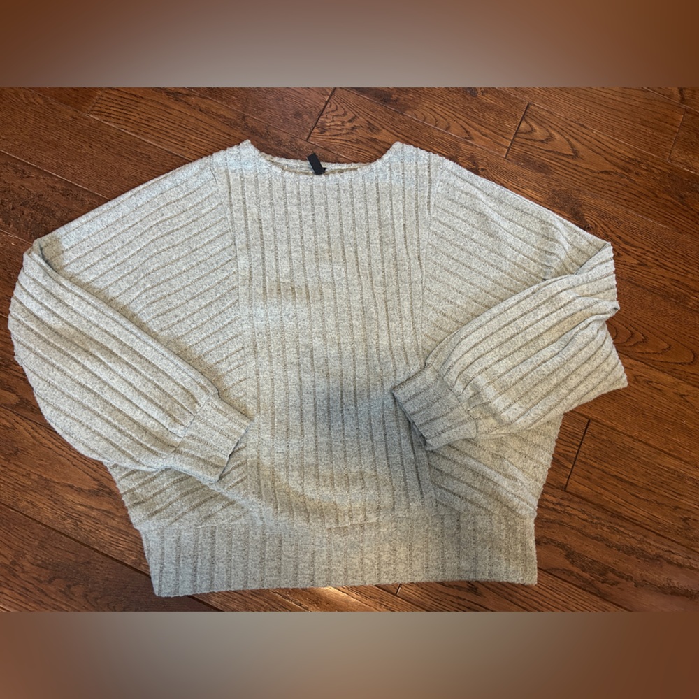Cozy Ribbed Women's Sweater - sage green